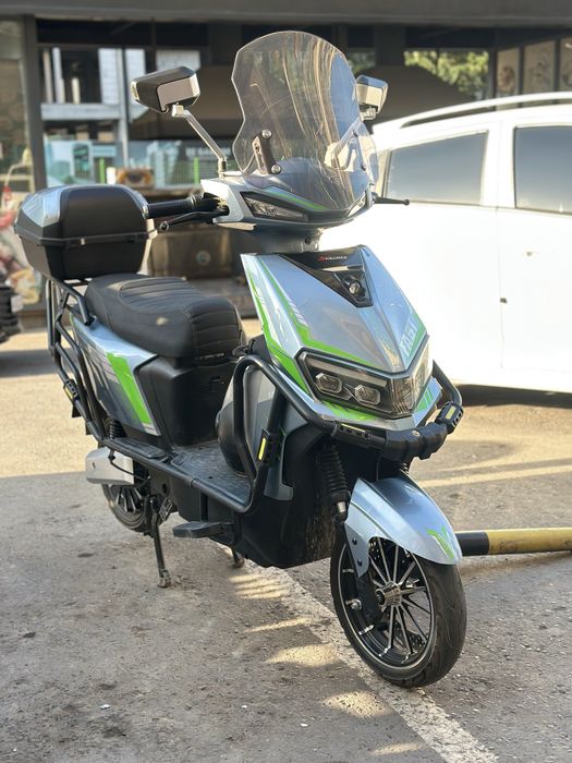Skuter sotiladi kotta