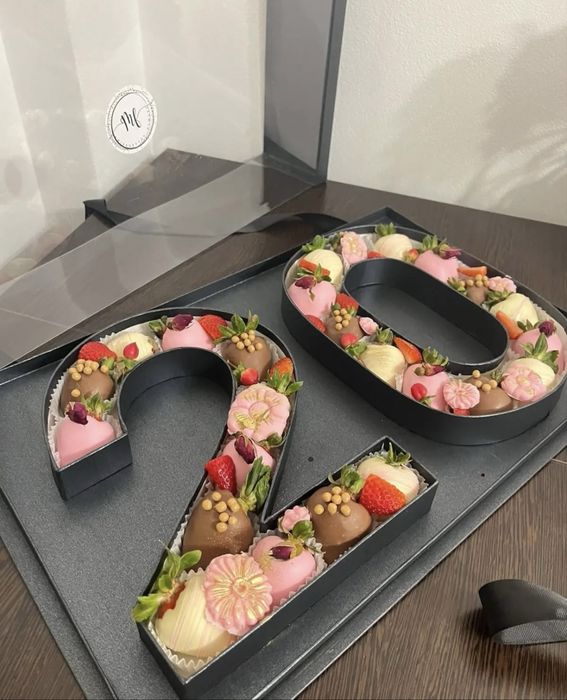 Коробки Алматы клубника в шоколаде