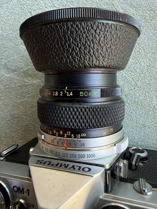 Olympus OM1 plus Zuiko 50mm f.1.8 , aparat foto pe film