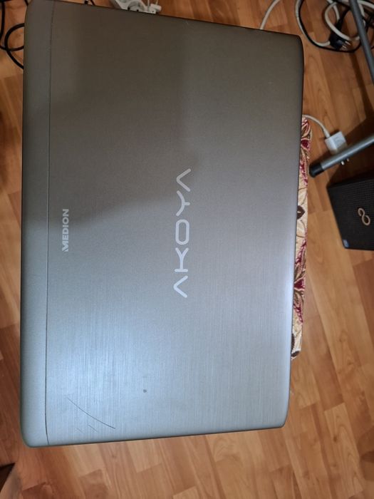 Medion Akoya Model E7416