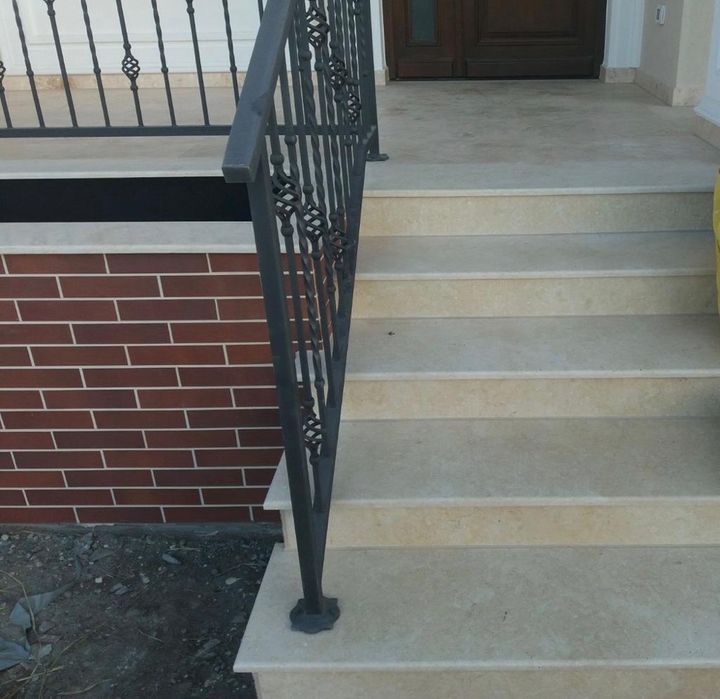 Trepte din marmura/granit/travertin in Timisoara