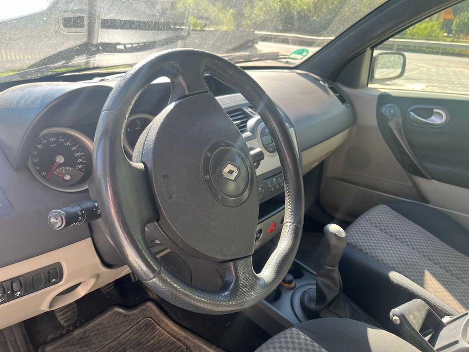 Renault MeganeGMeganeGra dtodtourdtodtoure
