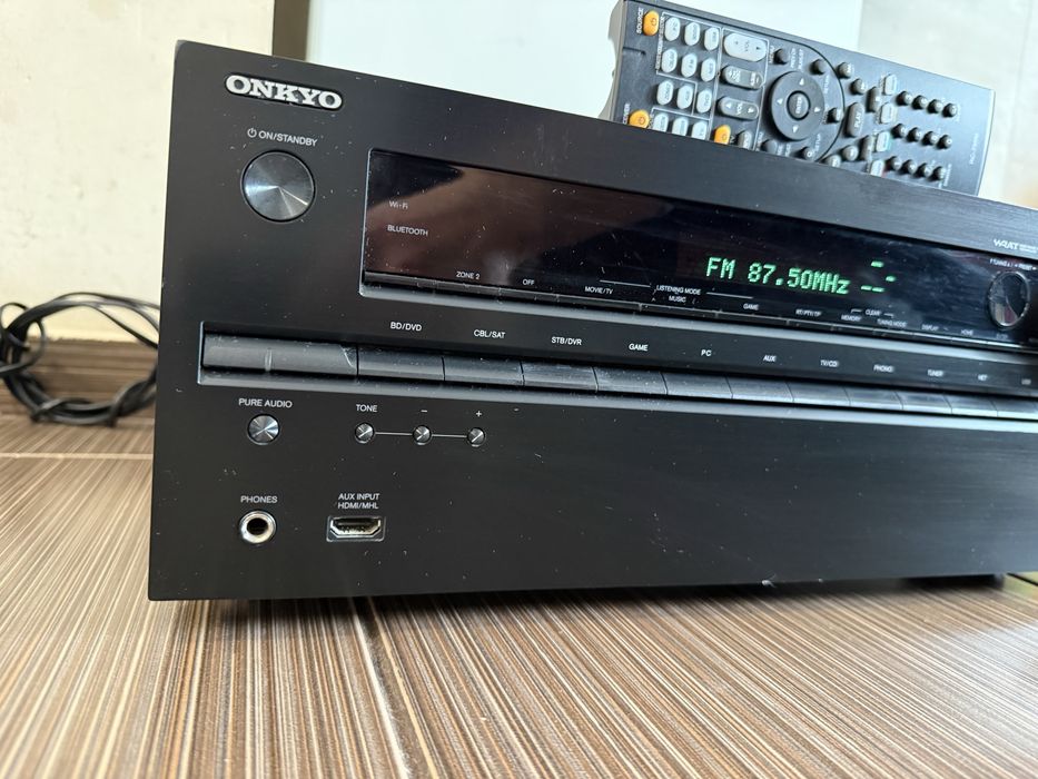 Onkyo TX-NR636 Bluetooth Wi-Fi