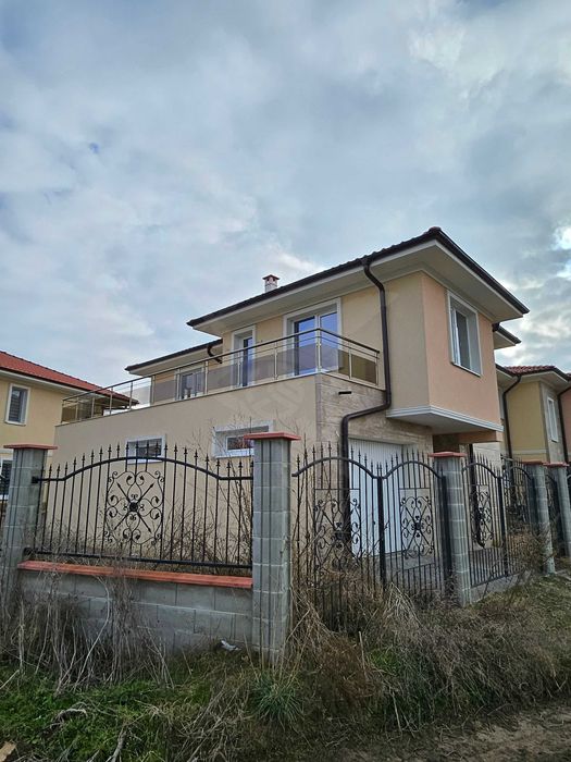 Двуетажна къща в Поморие 54920