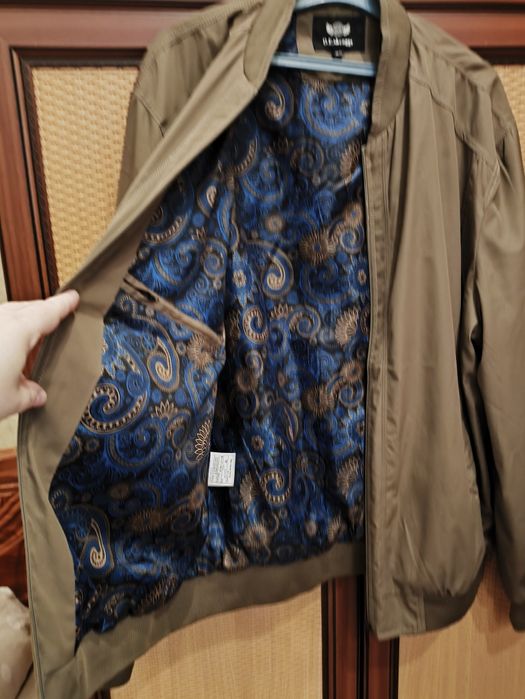 Куртка -ветровка (бомбер)