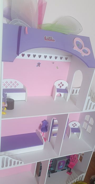 Домик для кукол Barbie &LoL