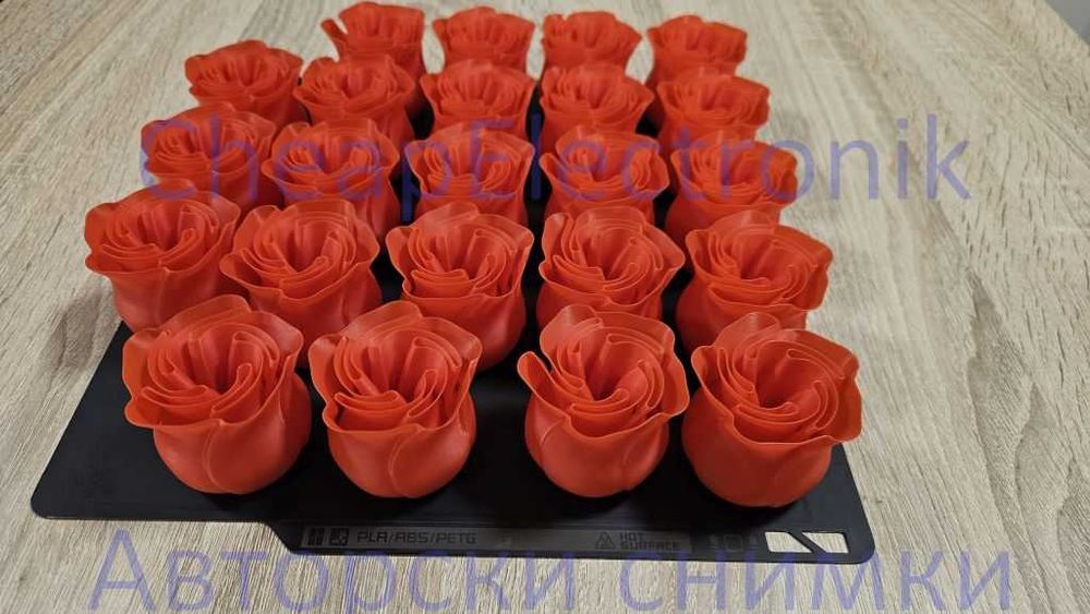 3D принтирани червени рози