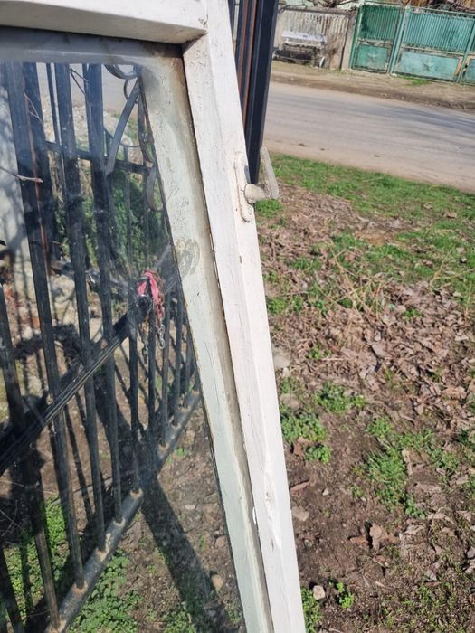 Vând ferestre duble