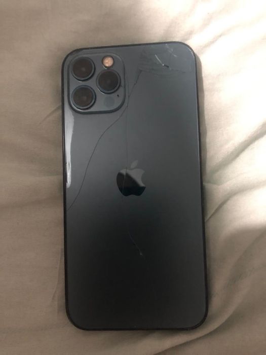 Продам или обменяю айфон 12про