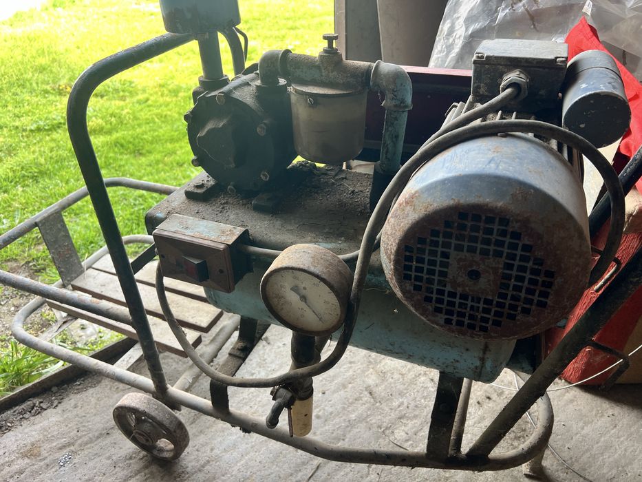 Вакуум помпа за доене