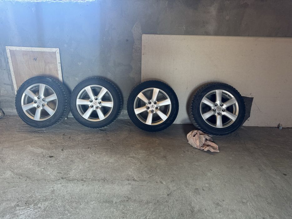 Диски с резиной.