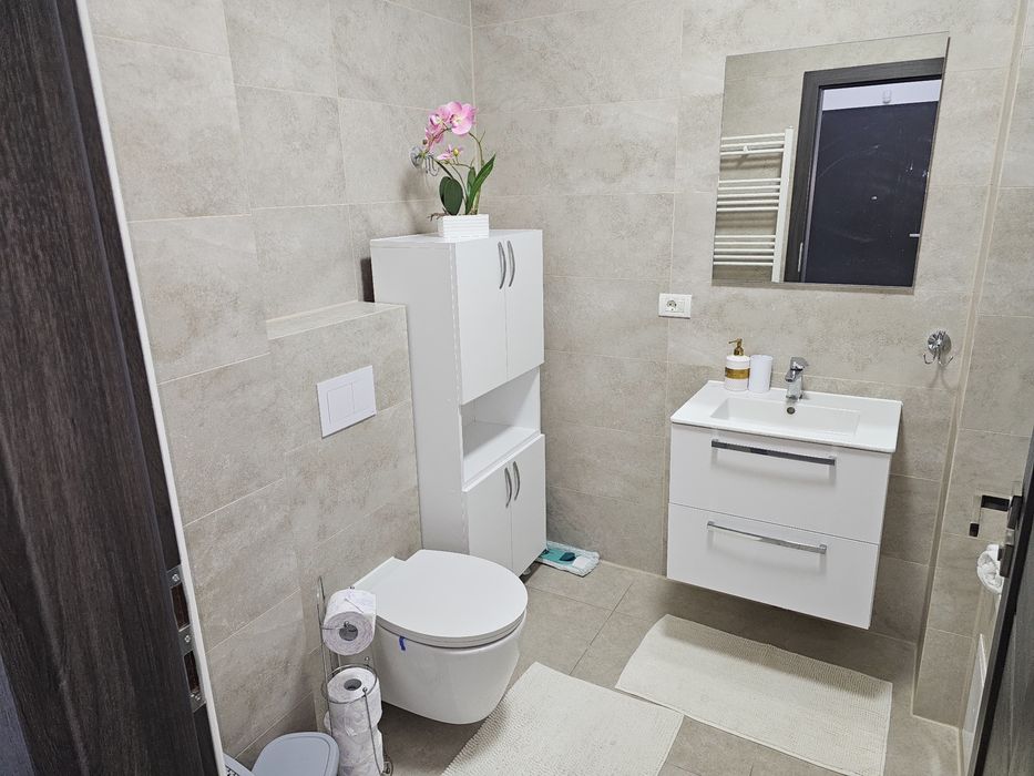 Închiriez apartament 2 camere în regim hotelier ADORA PARK