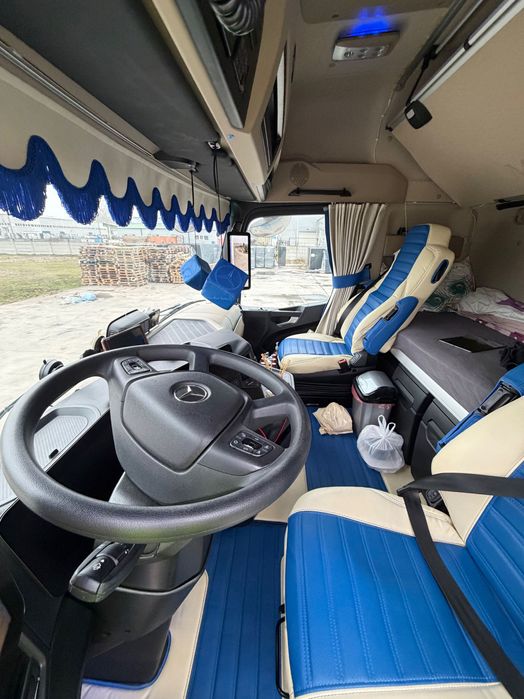 Interior Mercedes mp5 by Lorenz Truck