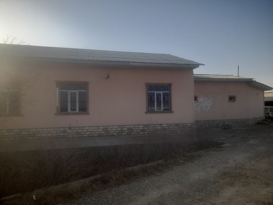 Uy sotiladi 12 sotix Manzil (chashm sharq kóchasi)