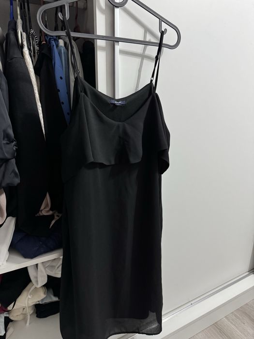 Rochie neagra eleganta