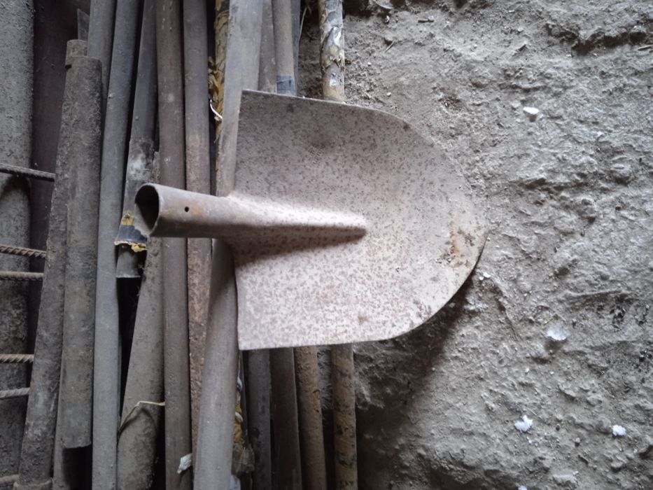 2 лопаты грабарку 2000