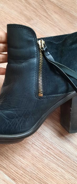 Румынские кожанные демисизонные ботинки.