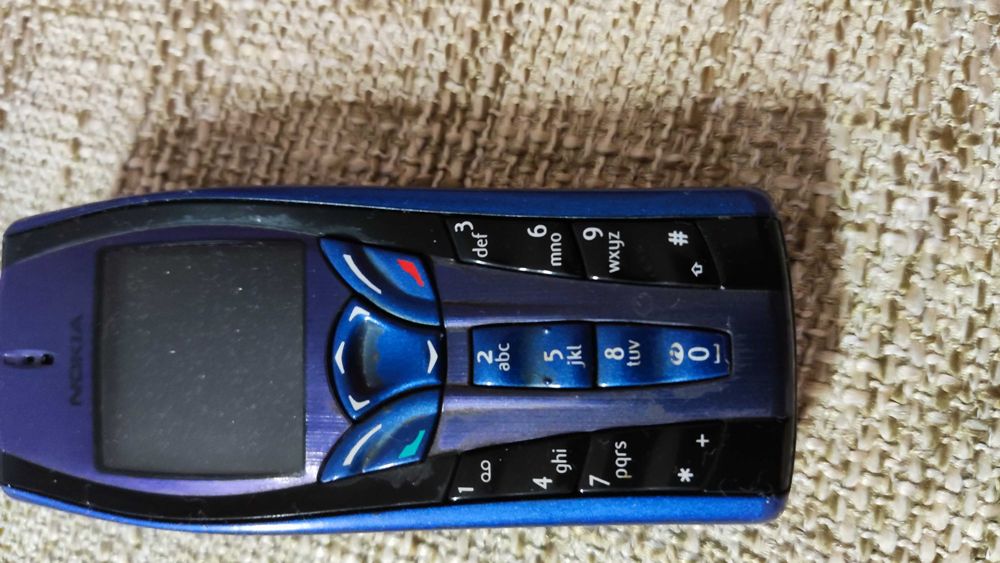 Телефони Самсунг отключени към всички оператори