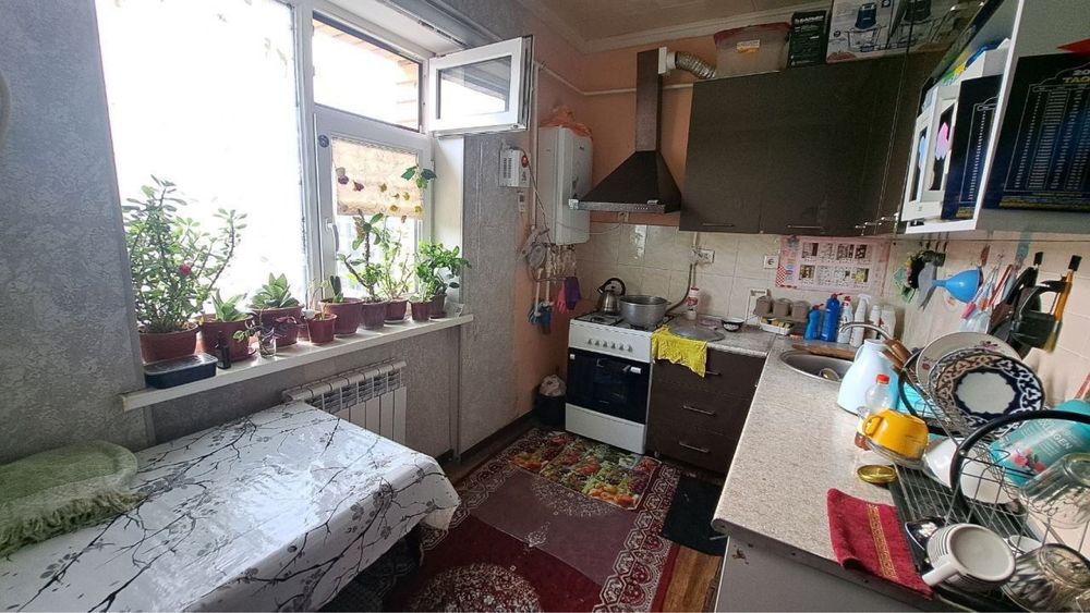 Продаю 3-x комнатную квартиру в Янгихаетском районе Спутник 16 А