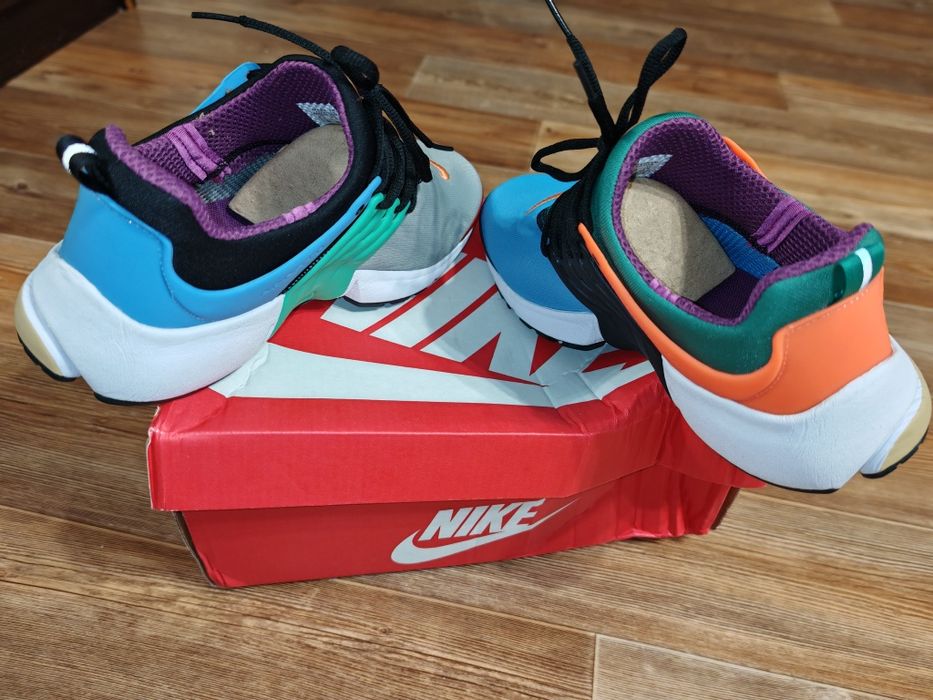 Продам кроссовки Nike
