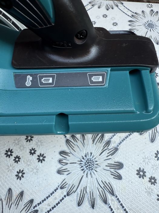 Акумулаторен ръчен циркуляр Makita DHS710Z Solo