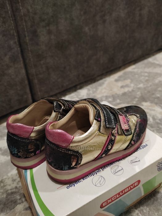 Кроссовки кожаные, р-р 26