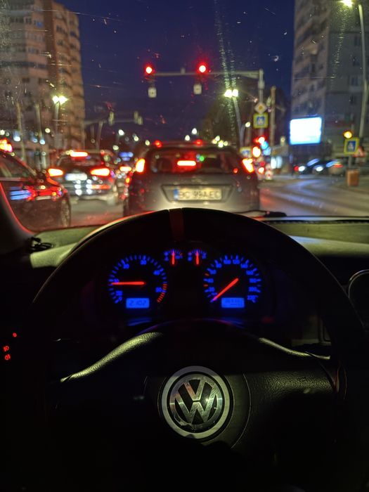 VOLKSWAGEN Bora 2000 — imagine 5