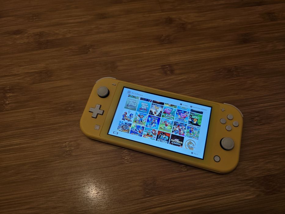 Consola Nintendo Switch Lite modata, card 512GB inclus, jocuri