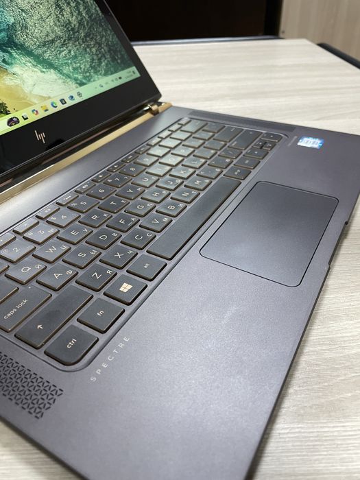 Ноутбук HP Spectre 13-v103ur