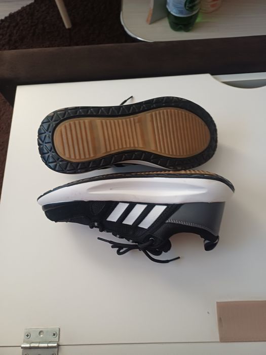 Продам кроссовки