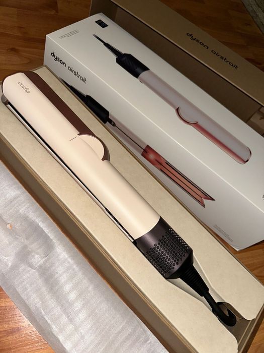 Dyson Airstrait – Placă de păr cu aer cald