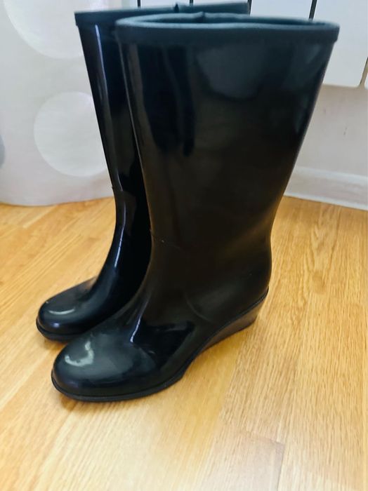 Продам резиновые сапоги