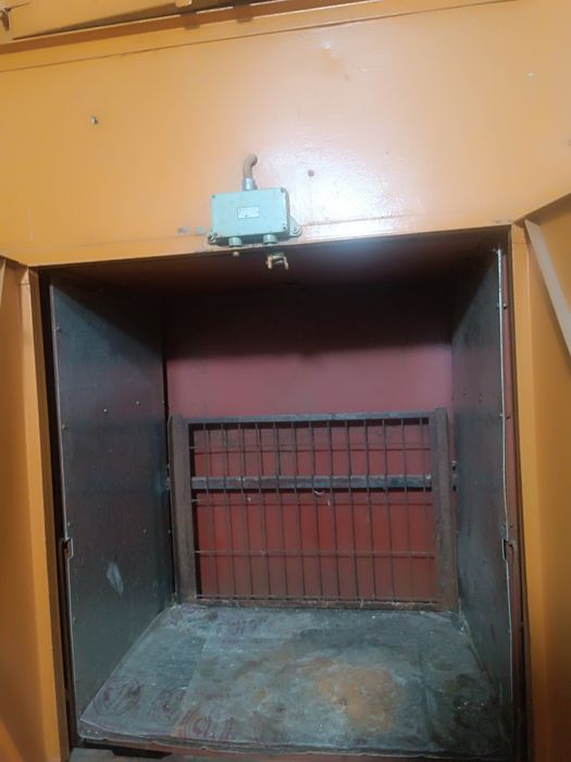 Продам лифт грузовой