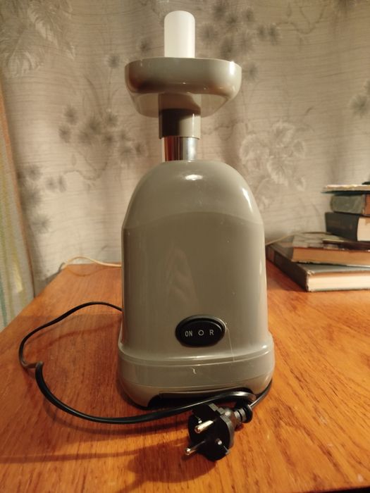 Электрическая мясорубка.