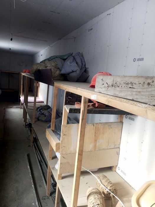 Konteyner domik sotiladi krovati bor