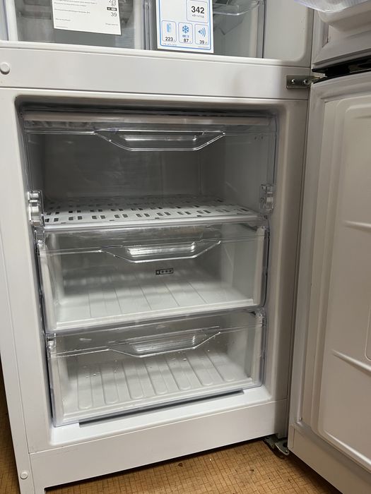 Холодильник Indesit