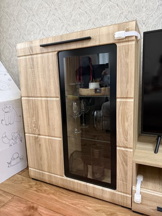 Продам стенку в зал