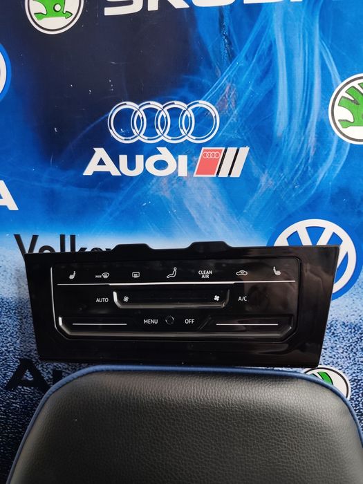 Panou Climatronic Digital + Ramă Piano Black VW Passat B8 / Arteon