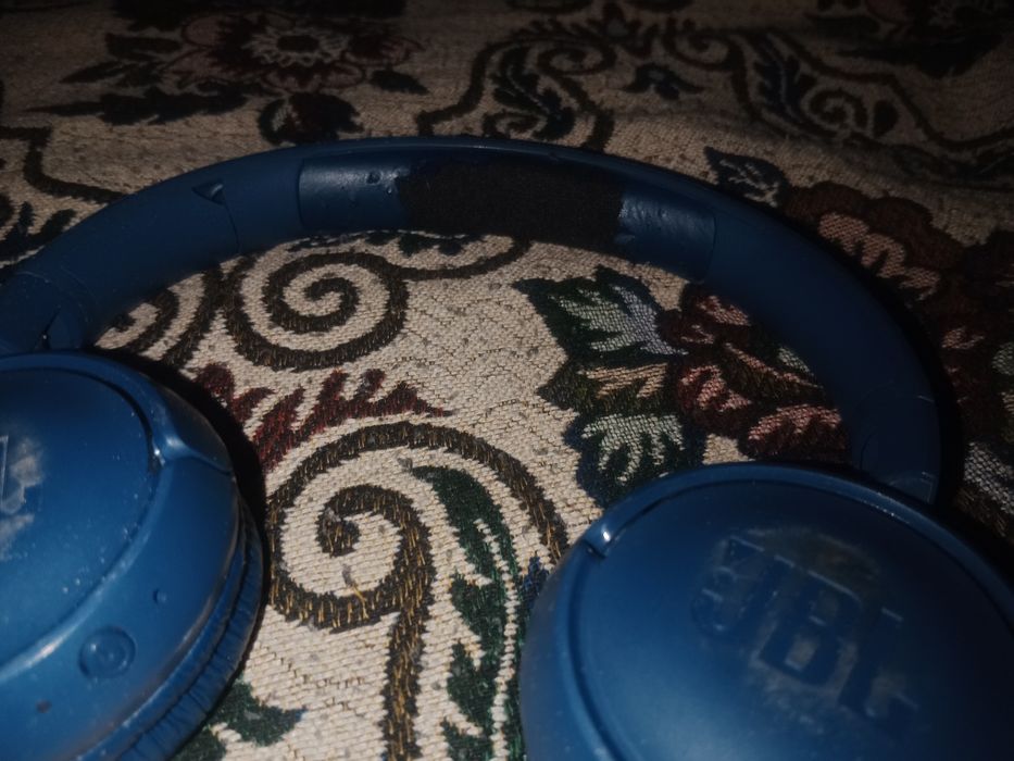 JBL TUNE 500BT , с потёртостями