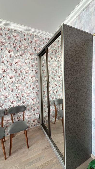 Продам очень качественная мебель , устойчиаая и простоит долго .