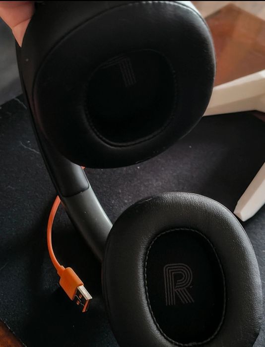 Căști JBL wireless + stand