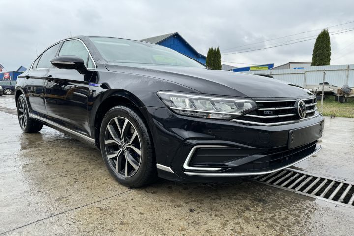 Bara fata completa GTE R-Line Volkswagen VW Passat B8 (facelift)  [di