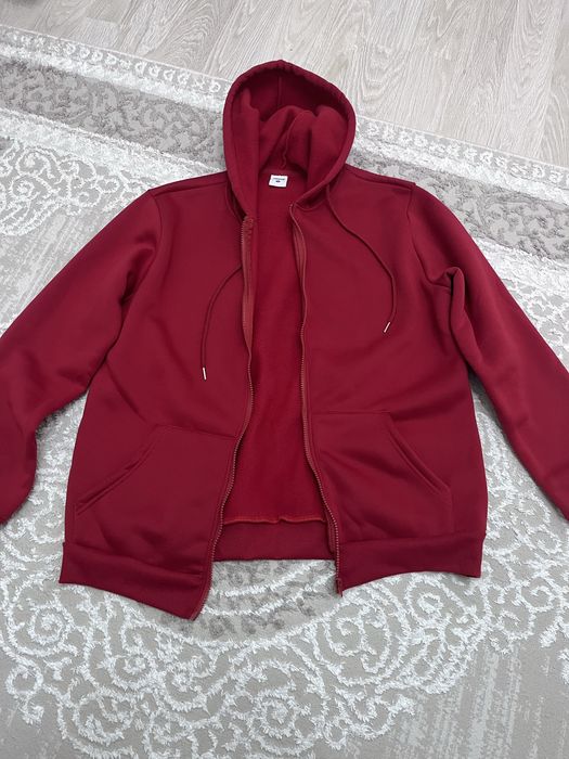 Красная спортивная худи