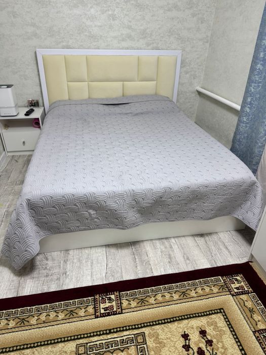 Продам кровать с матрасом