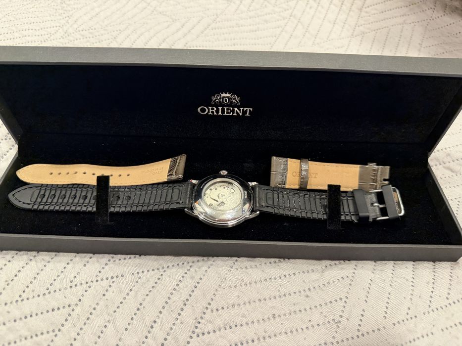 Orient    ra-ak0704     automatic