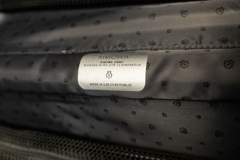 RIMOWA Bronze Collection — лимитированный чемодан (Check-In M)