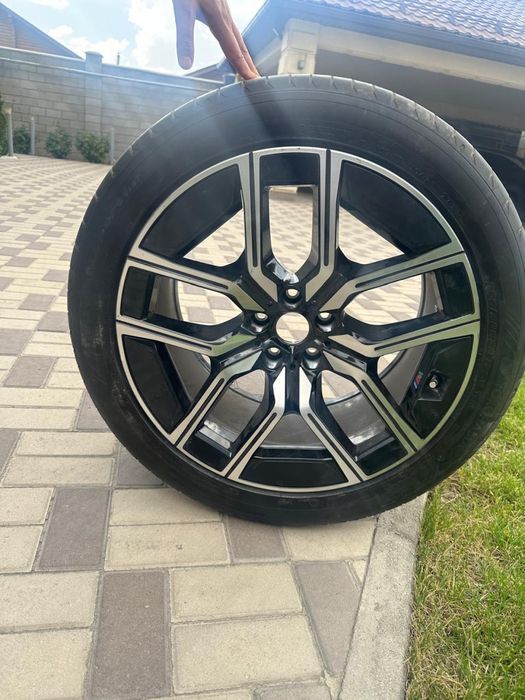 Диски на BMW 740,2022