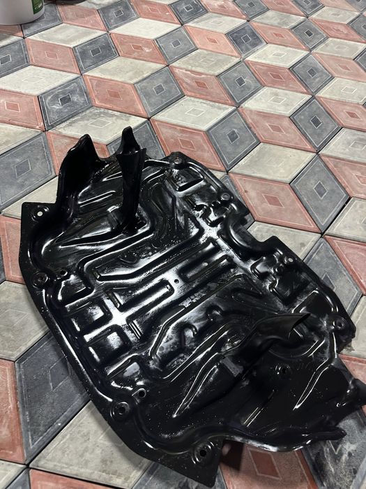 Поддон машины мерс 221