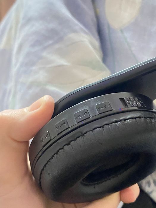 Продам наушники без проводные