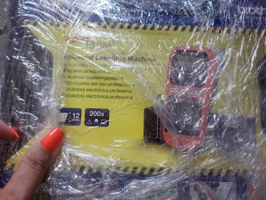 Brother P-Touch E110VP - Aparat de etichetat